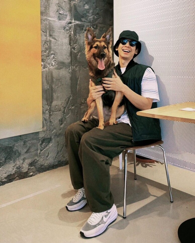 Netflix 《此時此刻》林柏宏演渣男！35歲Austin私下的大男孩造型青春又時尚