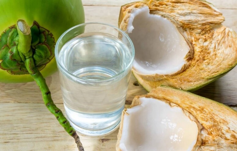 椰子水加抺茶功效不只消暑更能減肥？什麼人適合飲幾時飲效果更好？