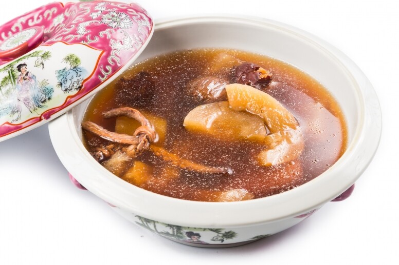 9款素湯食譜！素食有什麼湯可以煮？粟米紅蘿蔔腰果素湯鮮甜有益！