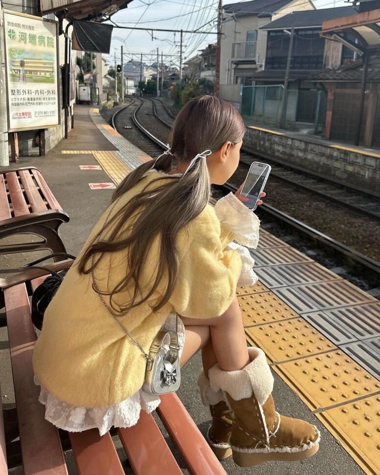 小個子女生:迷你小手袋迷你小包在近季的天橋上可說是紅得發紫。小個 小個子女生:迷你小手袋迷你小包在近季的天橋上可說是紅得發紫。小個