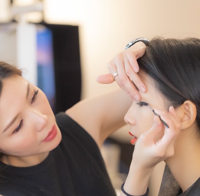 專櫃彩妝服務：shu uemura