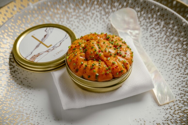 香港瑞吉酒店歡慶六載奢華 體驗星級美食及標誌儀式