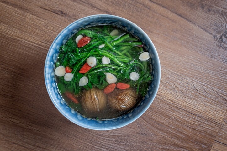 西洋菜功效與禁忌！不能和什麼一起吃？西洋菜湯食譜潤肺止咳消炎！