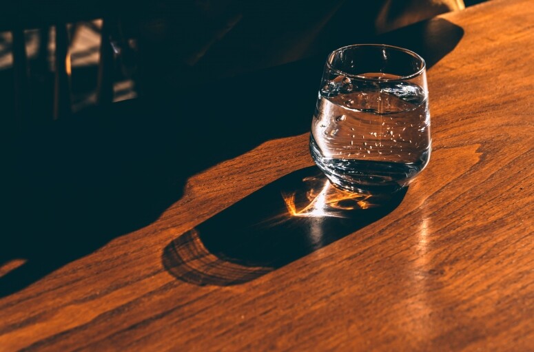 喝氣泡水有什麼功效？氣泡水有助燃燒脂肪？有氣礦泉水功效及注意事項