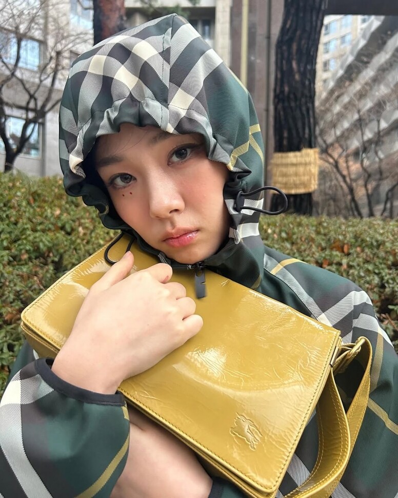 Bibi金亨瑞不只是唱作俱佳的音樂才女也是全能演員！大膽率性穿搭是型女教科書