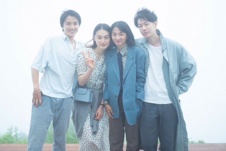 除了佐藤健和滿島光兩位大咖演員，飾演兩位主角年輕時期的演員木戶大聖及八木莉可子亦是備受矚目，被封新世代國民男友、女友。