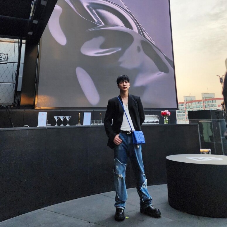 《烈女朴氏契約結婚傳》裴仁爀人氣急升：憑「小狗相」穿出基本單品的時尚感！