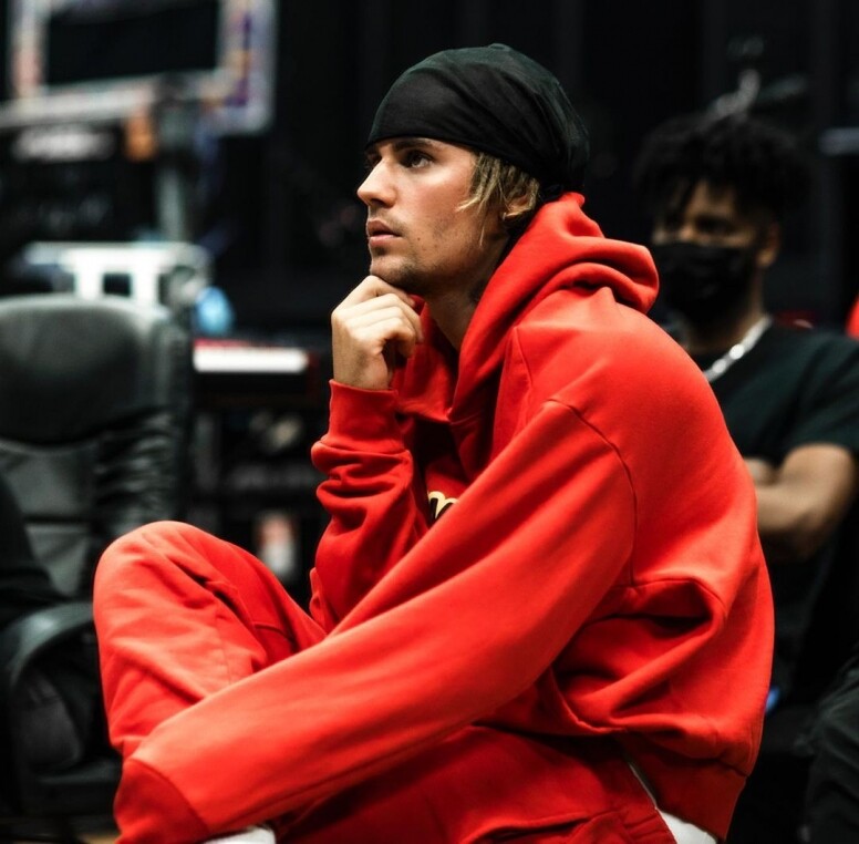 Bieber夫婦超強對比「情侶裝」惹熱議！回顧Justin Bieber的「慵懶風」街頭造型