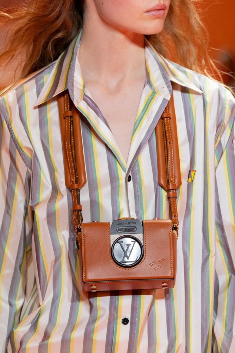 【2024春夏巴黎時裝周】熱氣球降落於香榭麗舍大街！Louis Vuitton 2024春夏系列 一場在古蹟裡的沉浸式時尚體驗！