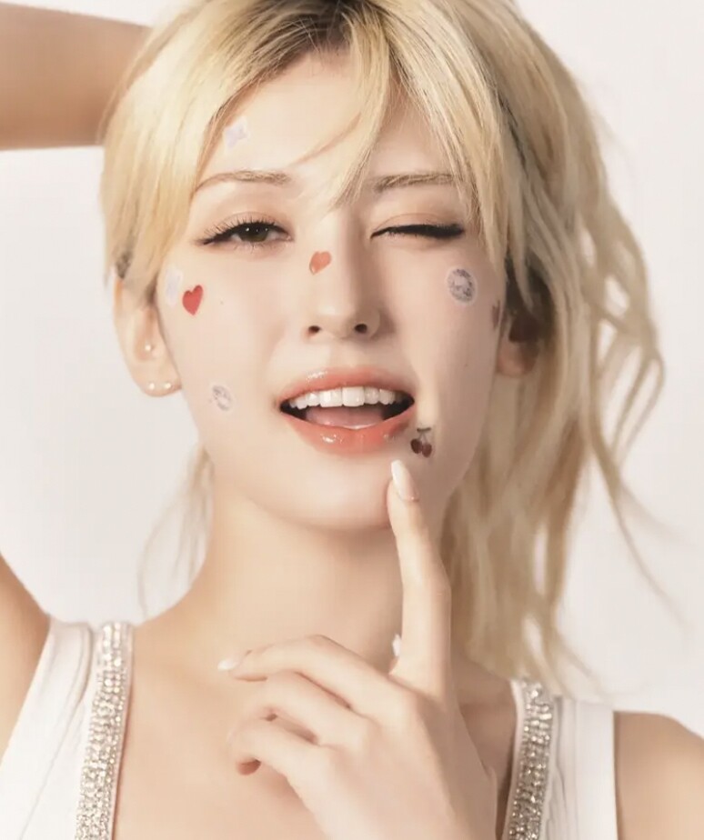 BLACKPINK、Hailey Bieber、Somi同款「Y2K暗瘡貼」大公開!心形、星形玩味款式!新世代必備單同 BLACKPINK、Hailey Bieber、Somi同款「Y2K暗瘡貼」大公開!心形、星形玩味款式!新世代必備單同