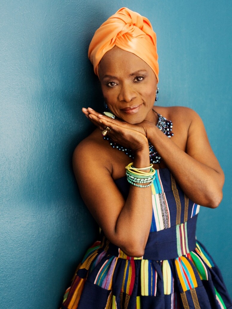 專訪非洲之后Angelique Kidjo:「無論你的皮膚長着甚麼顏色,也是美麗的。」 專訪非洲之后Angelique Kidjo:「無論你的皮膚長着甚麼顏色,也是美麗的。」