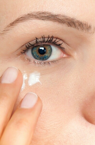 眼霜用法！搽錯手法眼紋越多？眼霜要每天擦？挑選眼霜重點是什麼？