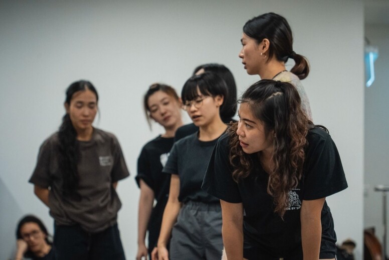 【專訪導演黃呈欣】藝君子劇團以波特萊爾著作《惡之華》為題 導演率一眾演員窺探人性與生命：「下一代，又會如何看待我們的作品呢？」