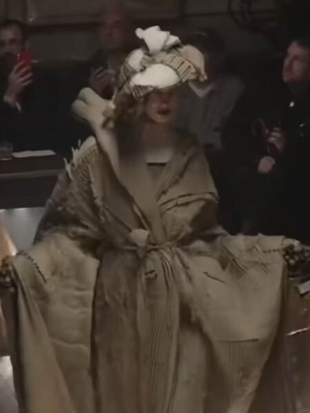 彩妝大師Pat McGrath的Maison Margiela陶瓷娃娃妝如何做到