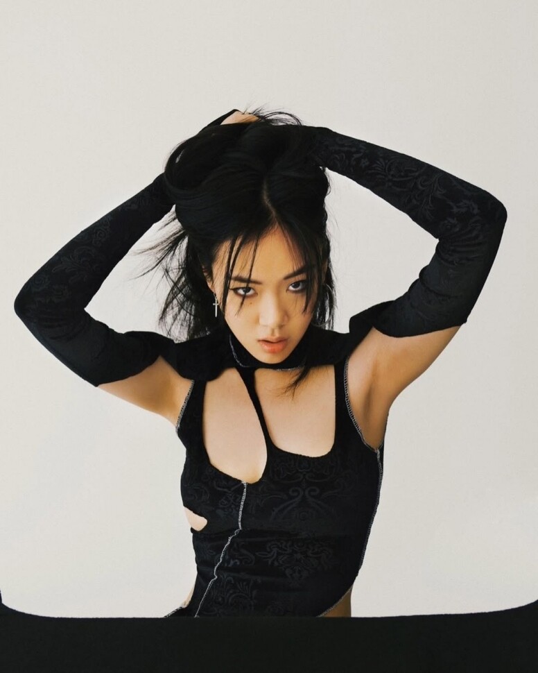 Bibi金亨瑞不只是唱作俱佳的音樂才女也是全能演員！大膽率性穿搭是型女教科書