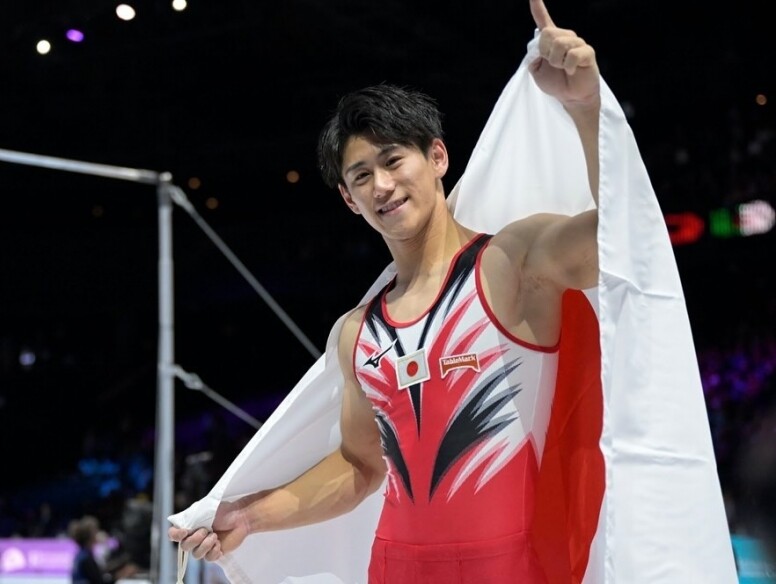 同樣來自日本的男神還有這一位，今年22歲的體操王子橋本大輝，稚氣的外表卻有着一身壯碩的肌肉，是日本體操界新生代代表人物，更被奧運官網列入100位必要留意新星，實力和外表同樣兼具，看他比賽可說是一大樂事。