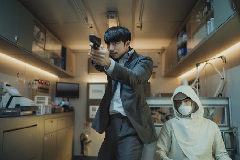 孔劉《The Trunk》新劇挑戰19禁親密床戲！孔劉肌肉健身方法公開太平洋寬肩、粗壯手臂超養眼！