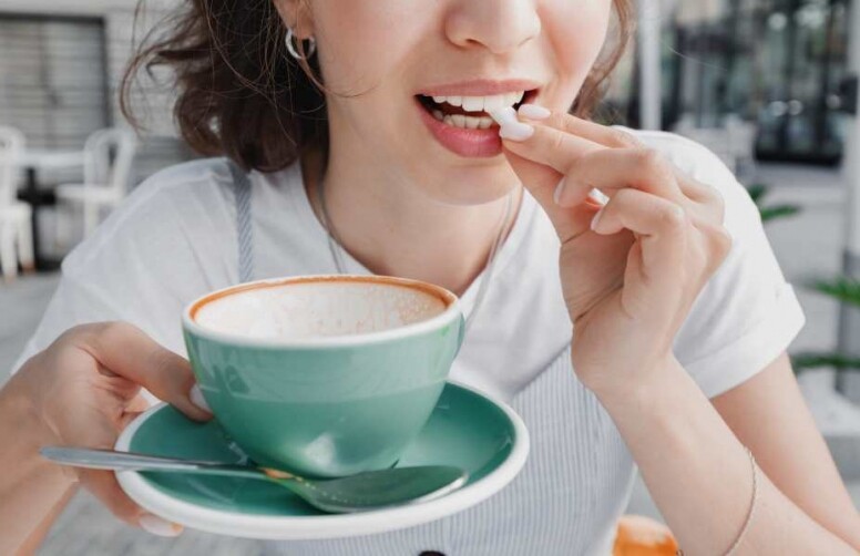 牙黃原因是什麼？牙齒黃刷得掉嗎？牙齒什麼顏色最健康？