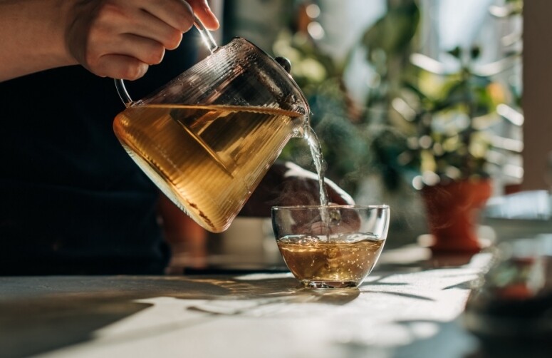紅茶綠茶哪一個比較好？減肥飲紅茶可以嗎？烏龍茶是綠茶還是紅茶