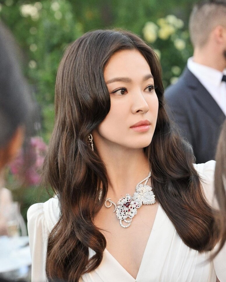 宋慧喬近照優雅氣質美出新高度！凍齡女神完美駕馭知性氣質穿衣風格