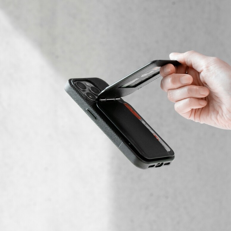 iPhone 手機殼推薦2024｜CASETiFY太貴不實用？還有這些高質明星愛牌/Y2K電話殼！