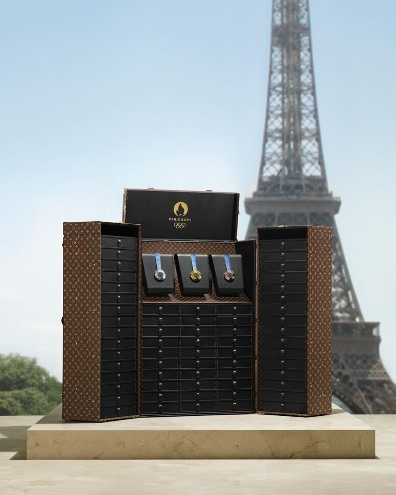 LV為奧運火炬打造專屬行李箱、Chaumet設計奧運獎牌！2024巴黎奧運可能是史上最時尚的一屆？