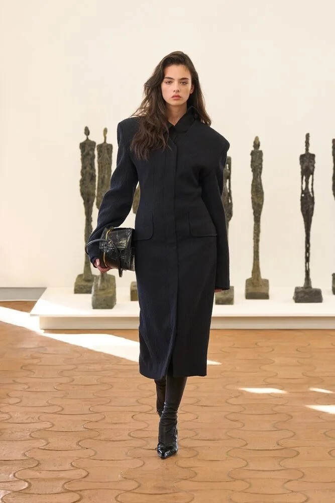 被譽爲是最美的星二代！來認識意大利國寶級女神Monica Bellucci的19歲女兒Deva Cassel！