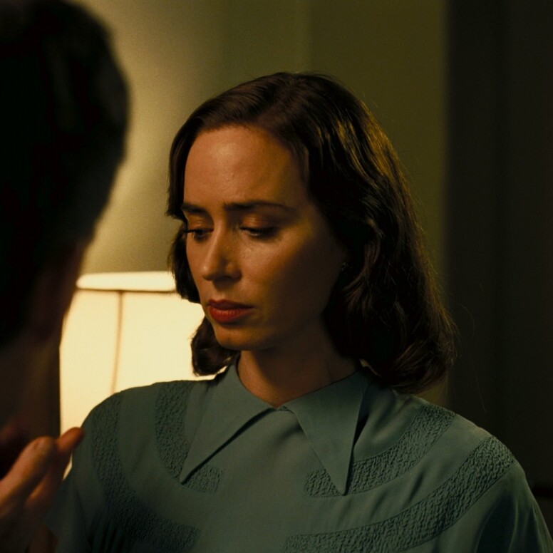 拿捏各種角色及風格的Emily Blunt！她的穿搭演變史！