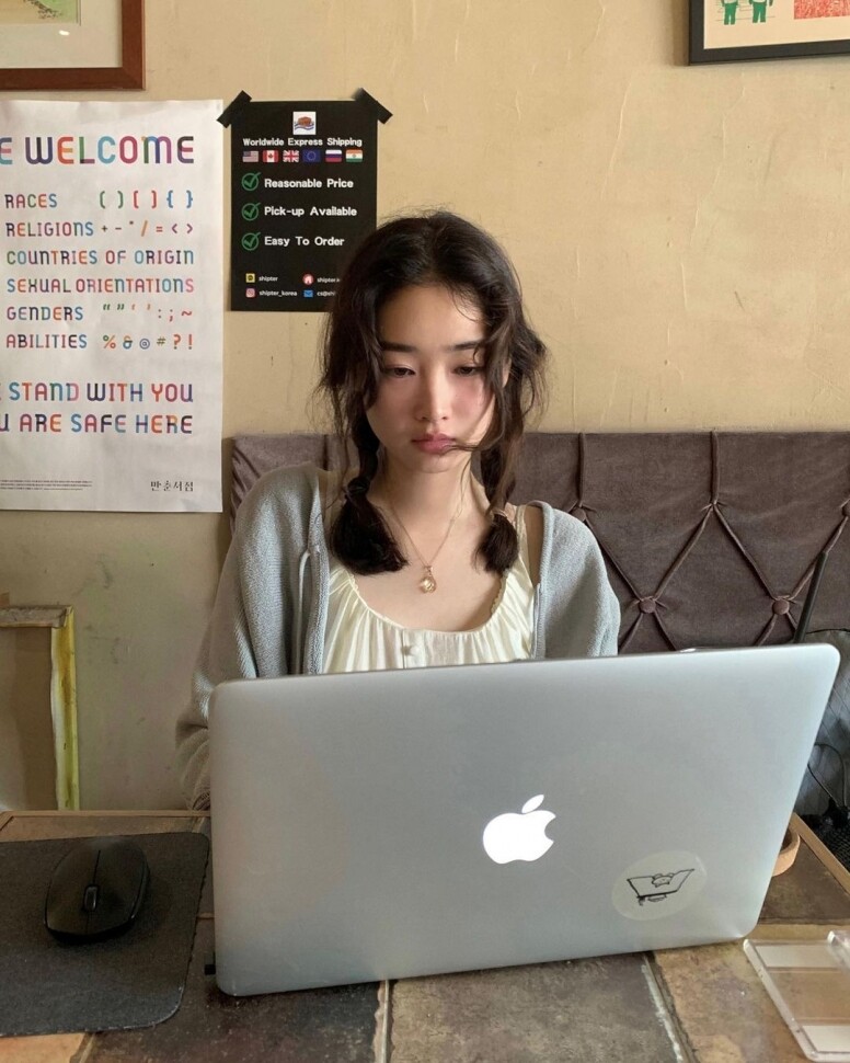 自然系女孩的4個魅力秘訣！長相耐看的她們最愛文藝氣息穿搭
