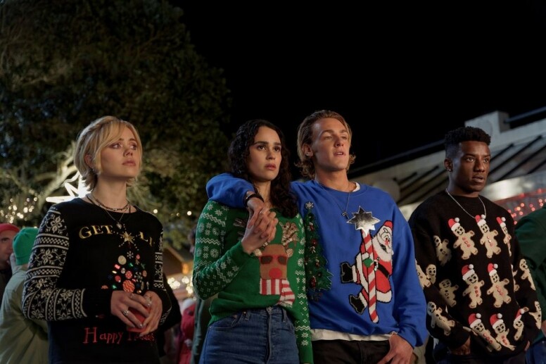 為何聖誕節一定要穿「醜毛衣」？解構Ryan Reynolds、Taylor Swift聖誕必穿的「Ugly Christmas Sweater」傳統！