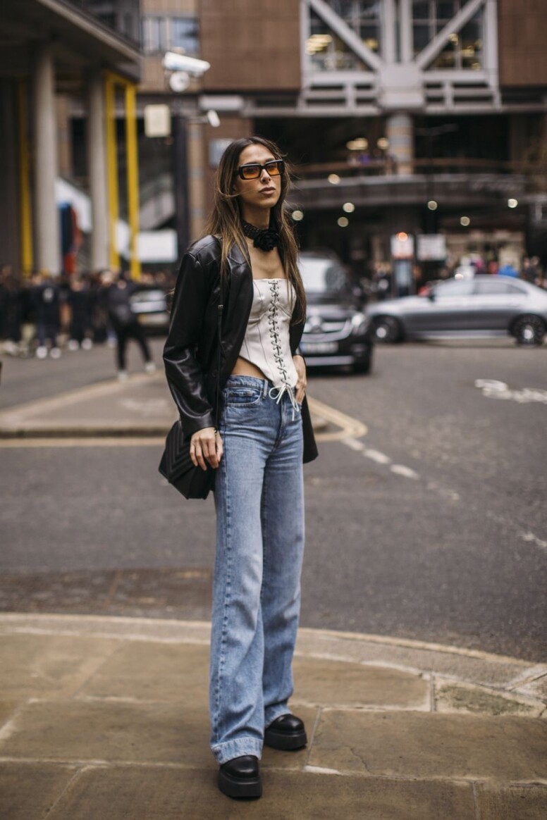 Bella Hadid、Dua Lipa都愛的「Corset Top」！編輯推薦2023夏天必備10個馬甲上衣穿搭範本