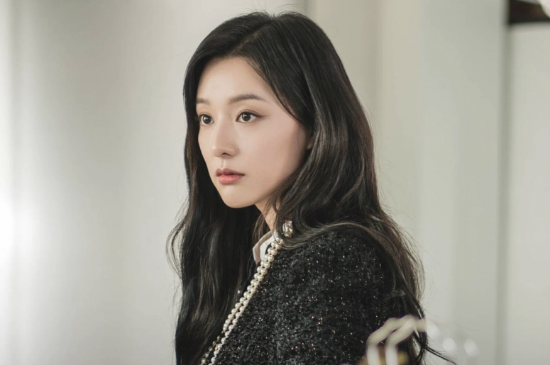 《淚之女王》金智媛高冷千金妝容重點！必入手金智媛同款唇膏色號及隨身美妝品公開！