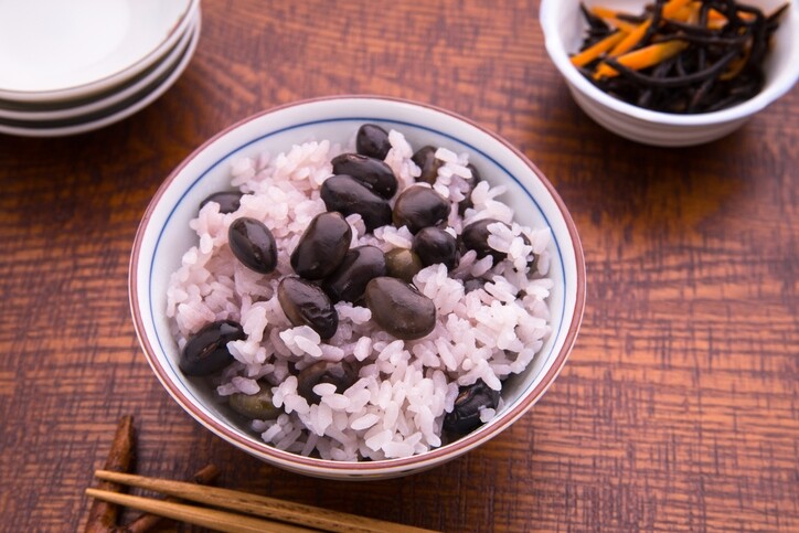 黑豆功效與禁忌！黑豆水補腎益精降膽固醇！哪些人不能吃？