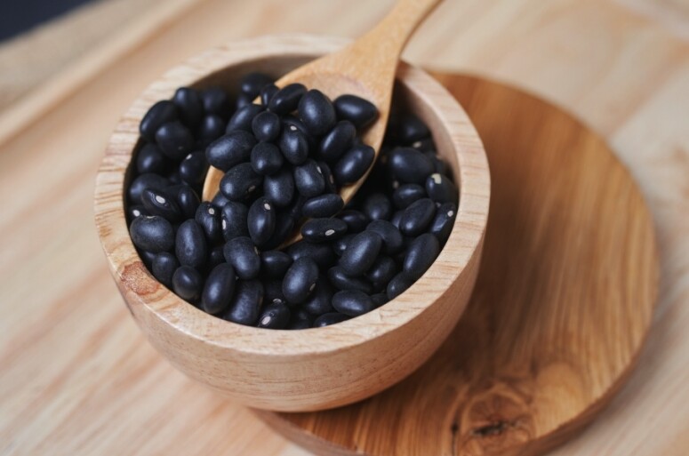 黑色食物有助減肥？黑豆、黑芝麻黑色食物好處燒脂抗氧化
