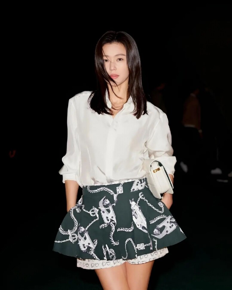 韓國最美長腿女星出爈！全智賢、李聖經都輸給她？