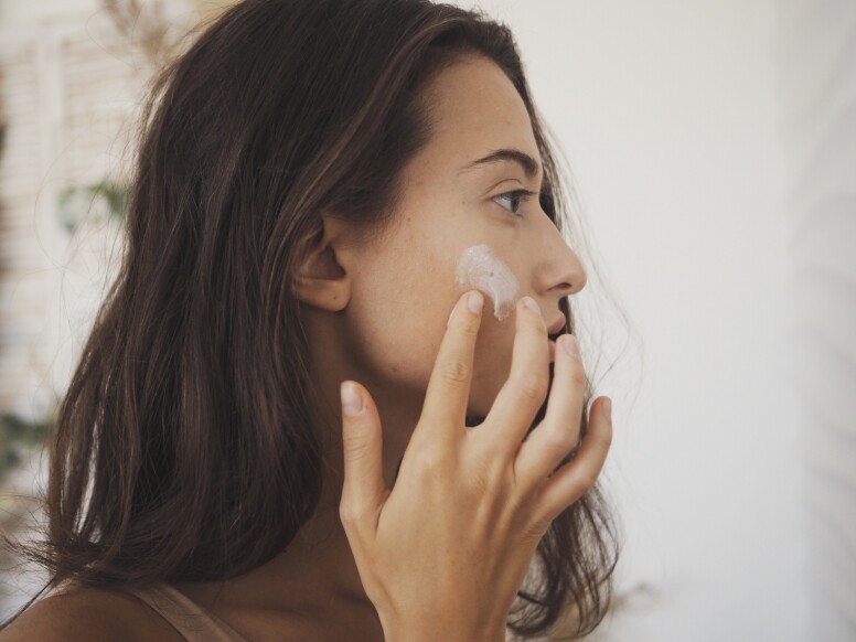 睡眠面膜用法：配合日常護膚使用