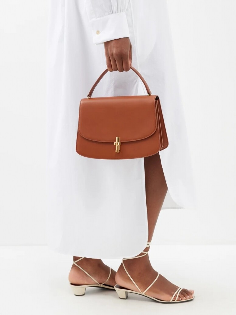 推出18年的The Row Margaux手袋成本季斷貨王？被譽為「New Birkin」  盤點The Row最具投資潛力手袋款式！