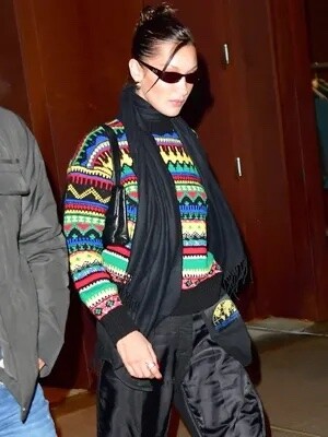 為何聖誕節一定要穿「醜毛衣」？解構Ryan Reynolds、Taylor Swift聖誕必穿的「Ugly Christmas Sweater」傳統！