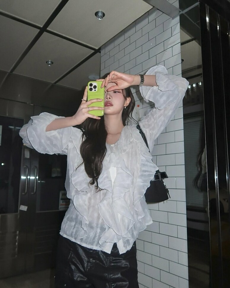 差一步以女團出道、大方認整容！《單身即地獄4》李時安爆紅IG日常穿搭更美