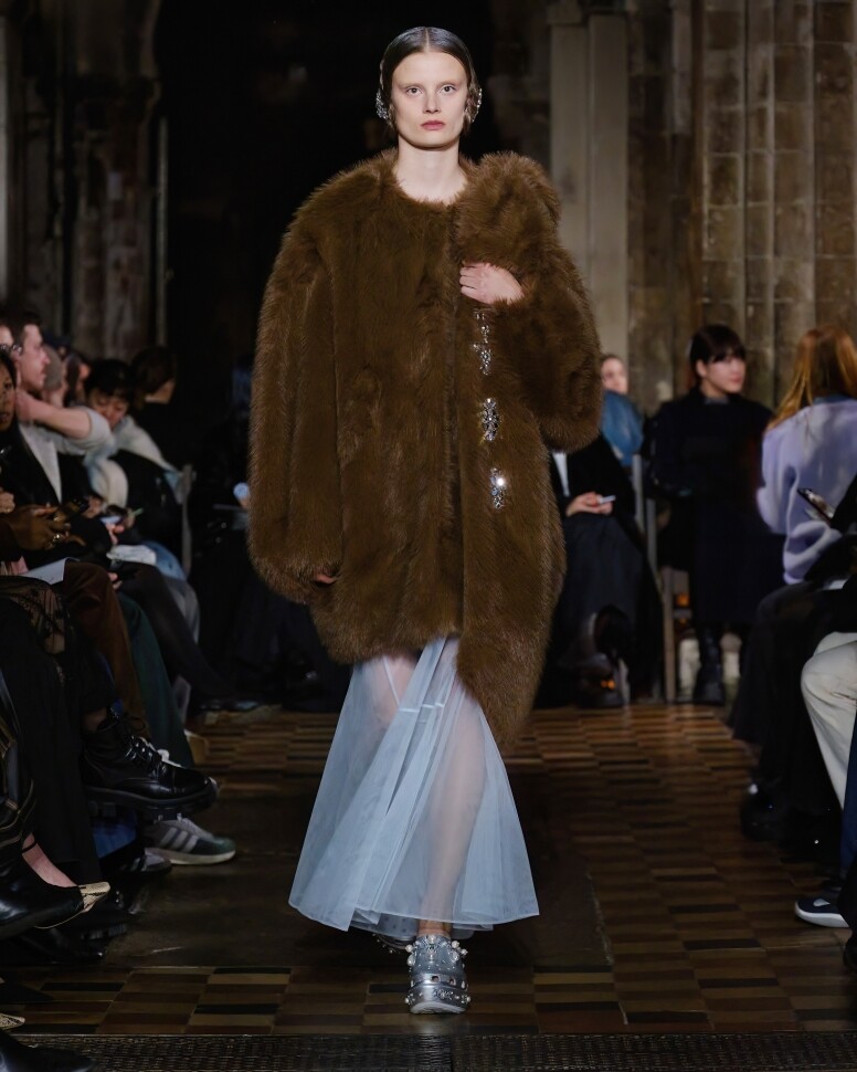 【2024秋冬倫敦時裝周】一文解構Burberry、JW Anderson、Simone Rocha等秋冬系列重點！