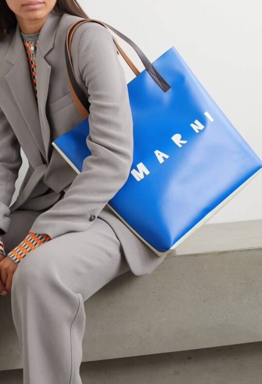 雙色防水皮革手袋 （2,362 Marni,available at Net-a-Porter)雙色防水加工皮革配以簡約logo大