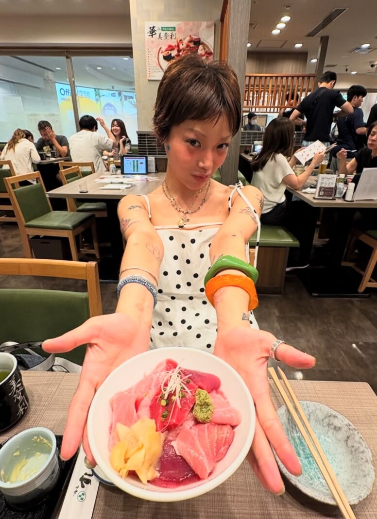 韓系ABG亞裔女孩穿搭公式！解構韓國博主Yeeul如何用2025流行元素搭配出ABG風格