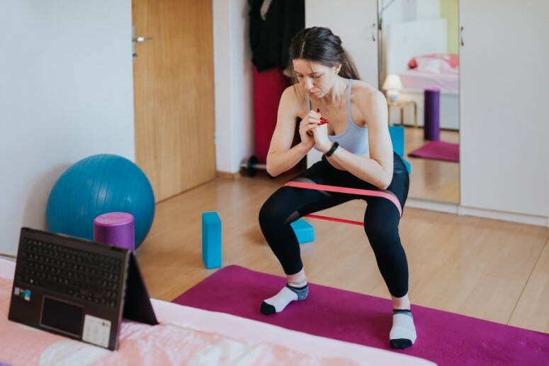 瘦身的重點除了減磅也要塑形，重量訓練除了在gym room 以外，也可以利用小