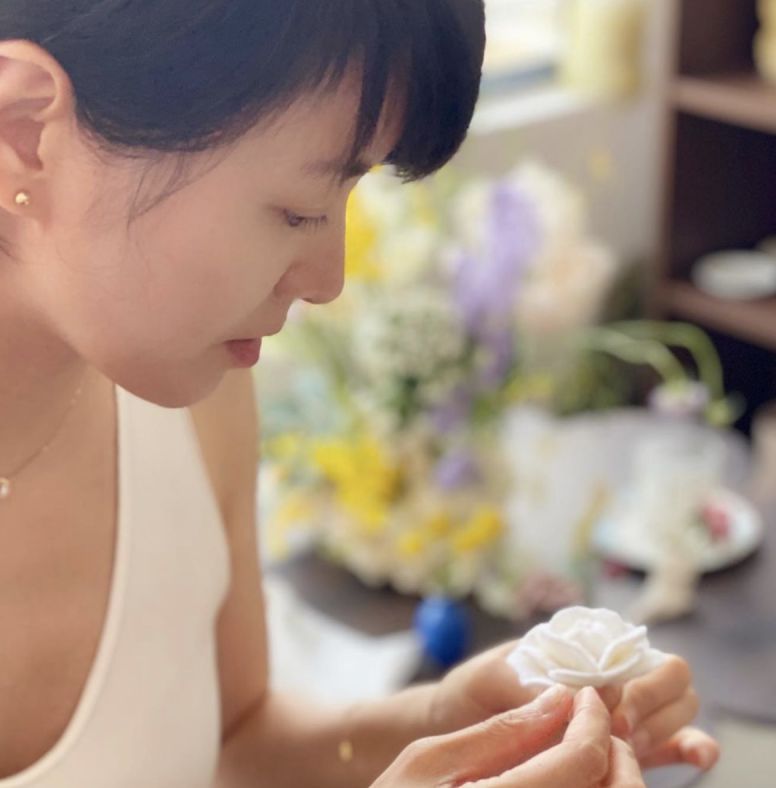 現在的Gigi，比起以前更美，也更有氣質！