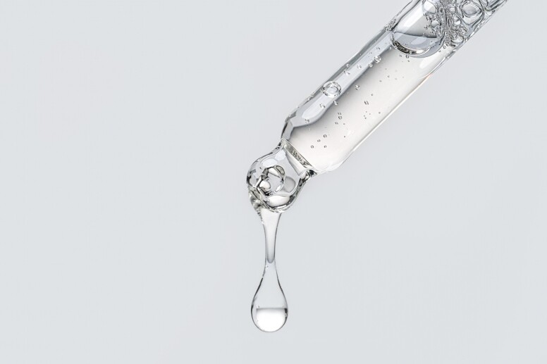 水楊酸來自於柳樹皮、白珠樹葉及甜樺中,是一種有機酸,加上較容易溶於 水楊酸來自於柳樹皮、白珠樹葉及甜樺中,是一種有機酸,加上較容易溶於