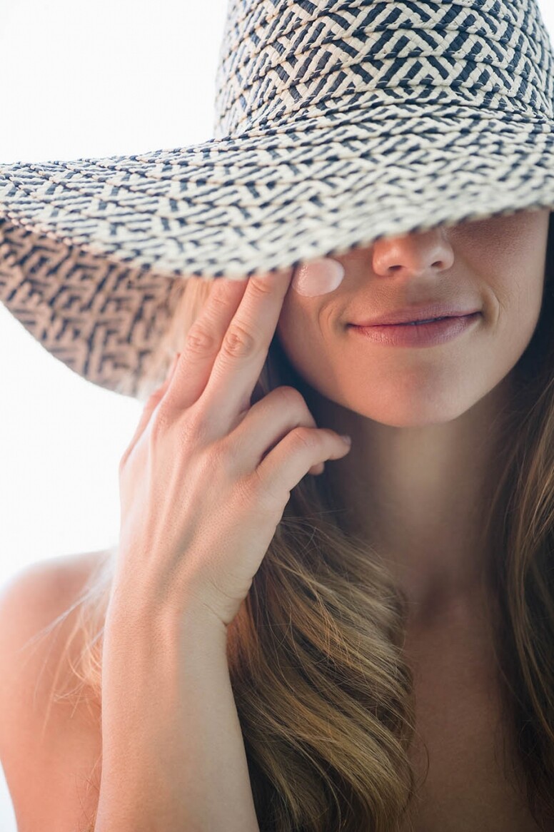 紫外線一直都是肌膚衰老的最大元兇，所以無論預防哪種皺紋，防曬都是