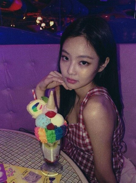我也事實上也不能跟Lisa及Jennie一樣, 放肆地吃也保持完美線條。 我也事實上也不能跟Lisa及Jennie一樣, 放肆地吃也保持完美線條。