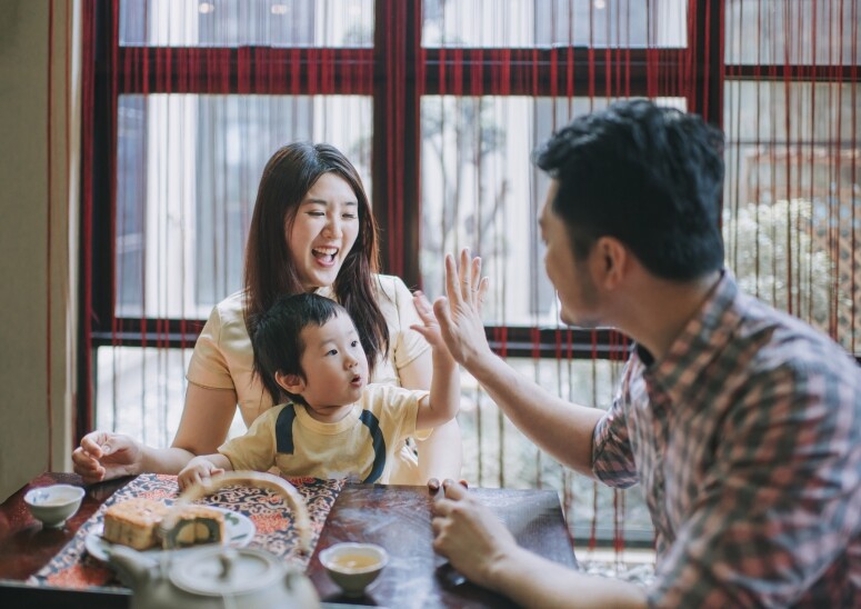 吃月餅是中秋習俗，適可而止就可以，不妨與親朋好友一個月餅數人分享