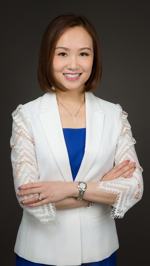 Winsy Leung (梁慧思)美國註冊營養師,亦是一位兒科專科營養師。曾任電視台/ 電台 Winsy Leung (梁慧思)美國註冊營養師,亦是一位兒科專科營養師。曾任電視台/ 電台