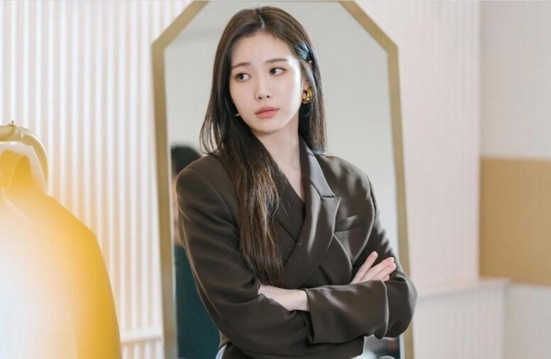 今年29歲的Yura，憑藉甜美仙氣的顏值和性感身材經常出演不同劇集，除了